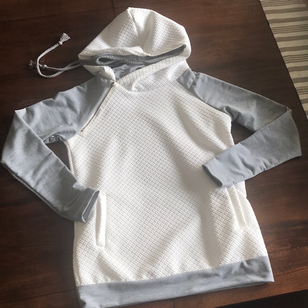 Boutique sweatshirt, white & grey, quilted, small